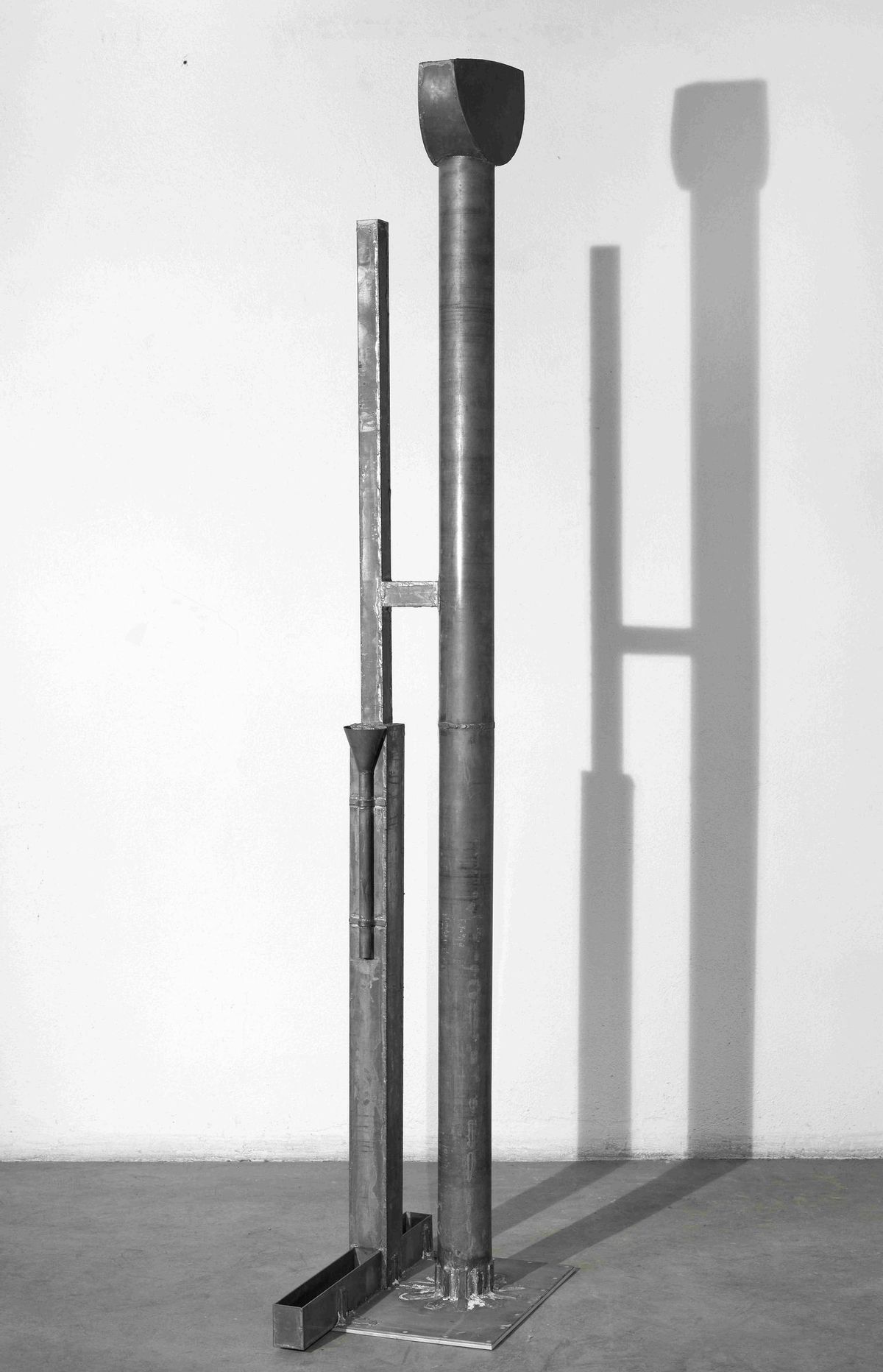 La escultura creada por Miquel Navarro