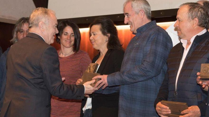 Los guardas de refugios de montaña reciben el Premio Félix de Azara de la DPH