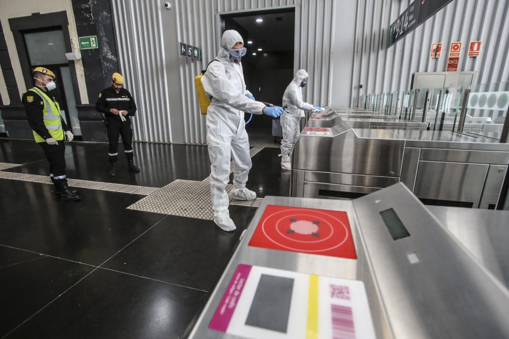 Trabajos de la UME en la Estacion de Renfe, Luceros y Hospital General de Alicante