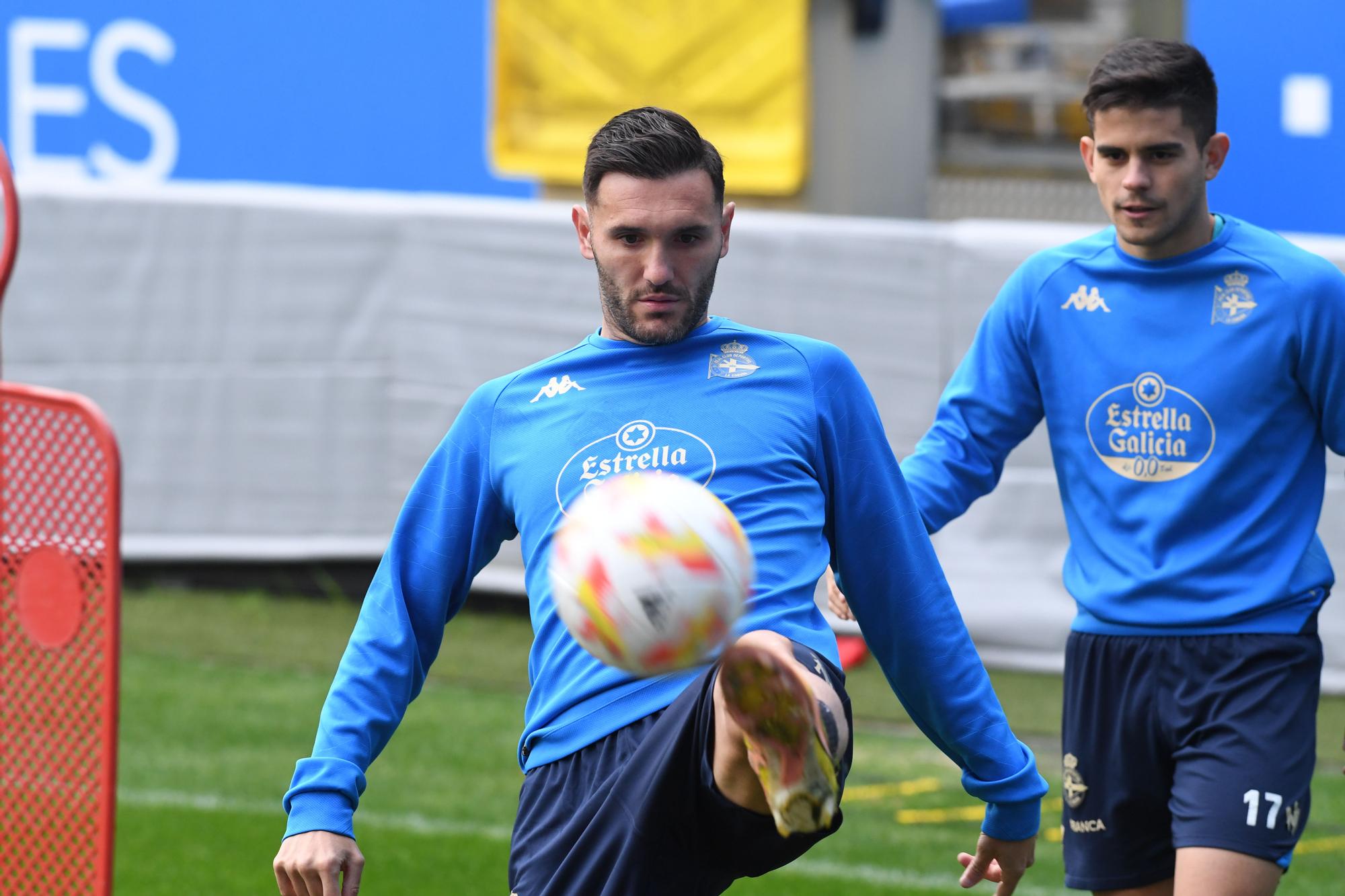 Lucas ya entrena de blanquiazul en su vuelta a casa con el Dépor