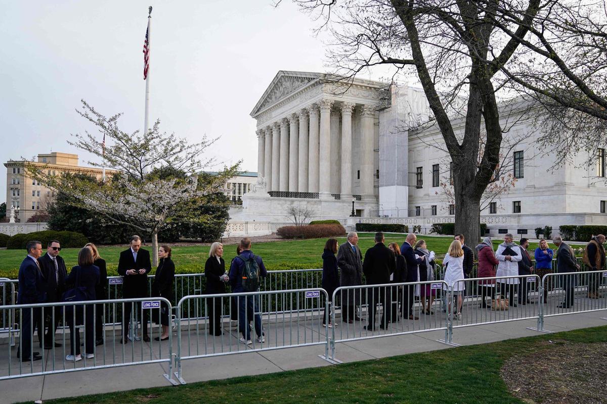 La Corte Suprema de Estados Unidos escucha argumentos sobre el fármaco abortivo mifepristona