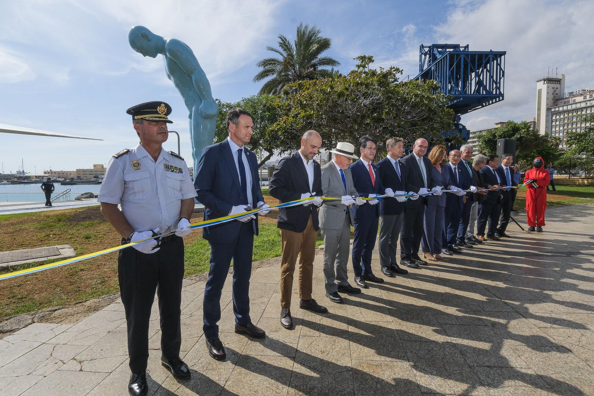 Inauguración del 'Greetingman'