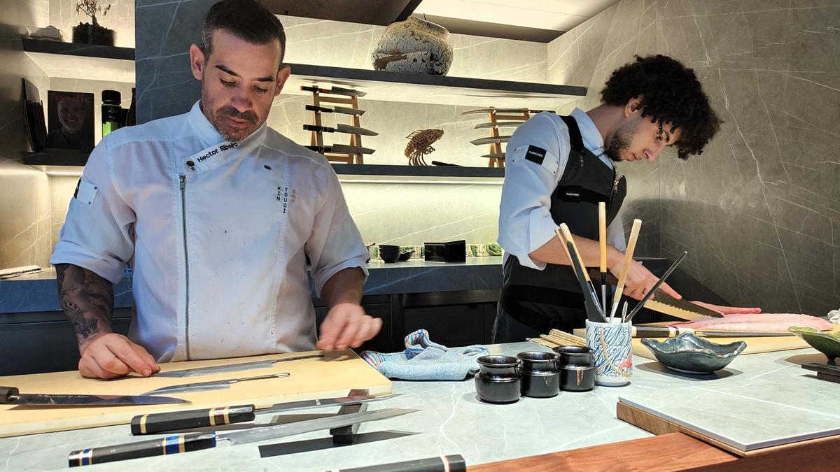 Hector Ribeiro y Brahim Khouyaoui, tras la barra de Kintsugi.