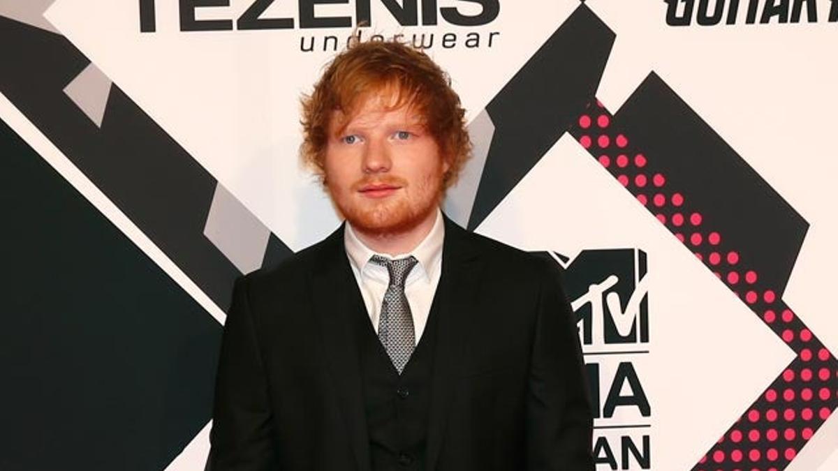 Ed Sheeran, en la alfombra roja de la gala MTV EMA 2105.