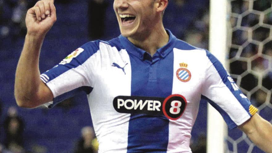 Lucas Vázquez celebra un gol.