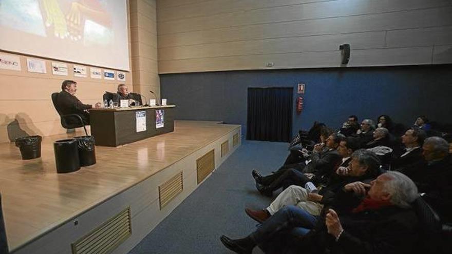 Mesa redonda en la Semana del Cerebro organizada por el Instituto de Neurociencias en la edición de 2017.