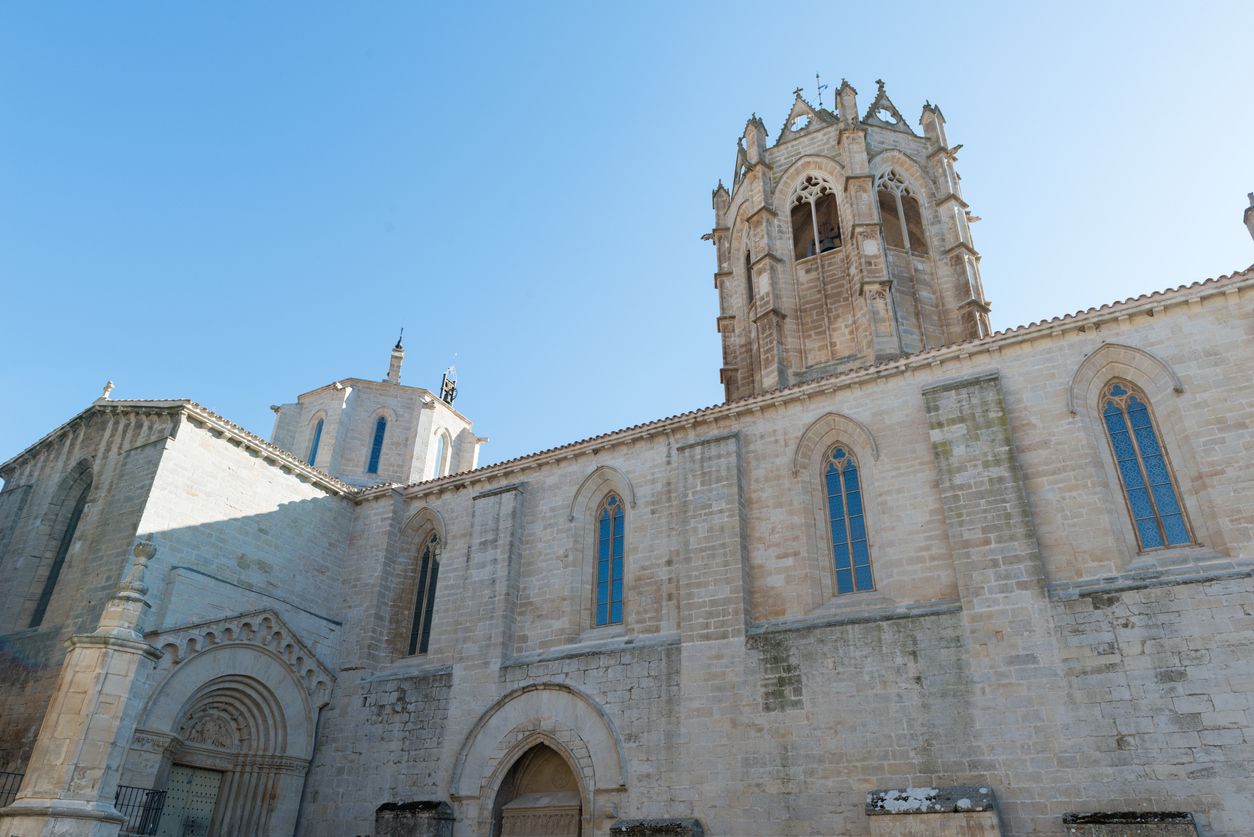 El Monasterio de Vallbona de les Monges alberga una comunidad de monjas