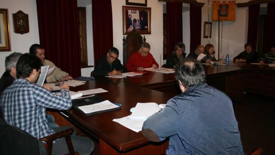 Los concejales castropolenses durante el Pleno del jueves. / T. C.