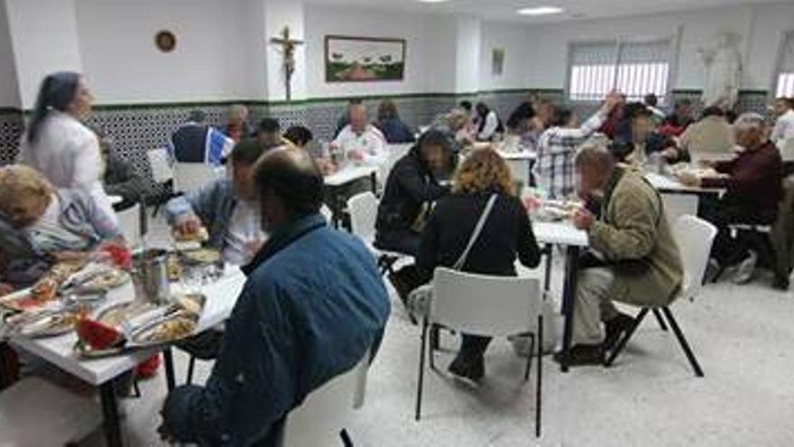 Las familias que recurren al comedor de Martín Cansado en Badajoz se multiplican por seis