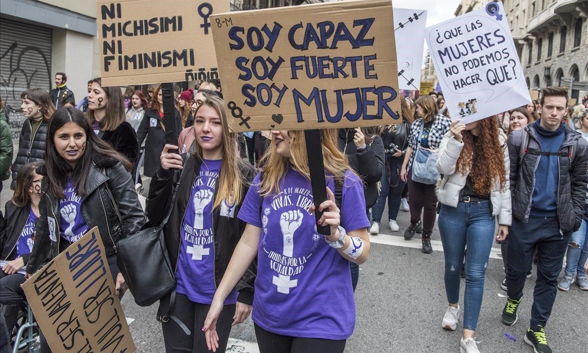 zentauroepp42442906 barcelona  08 03 2018 huelga feminista el dia de la mujer  m190112190722