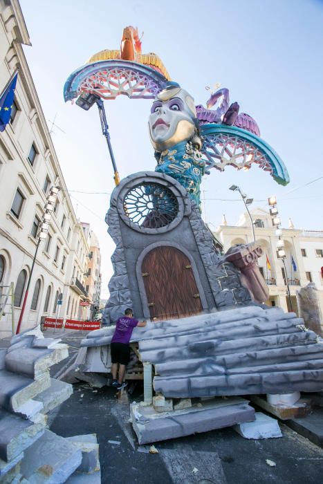 Alicante rezuma fiesta con el inicio de la plantà de las Hogueras