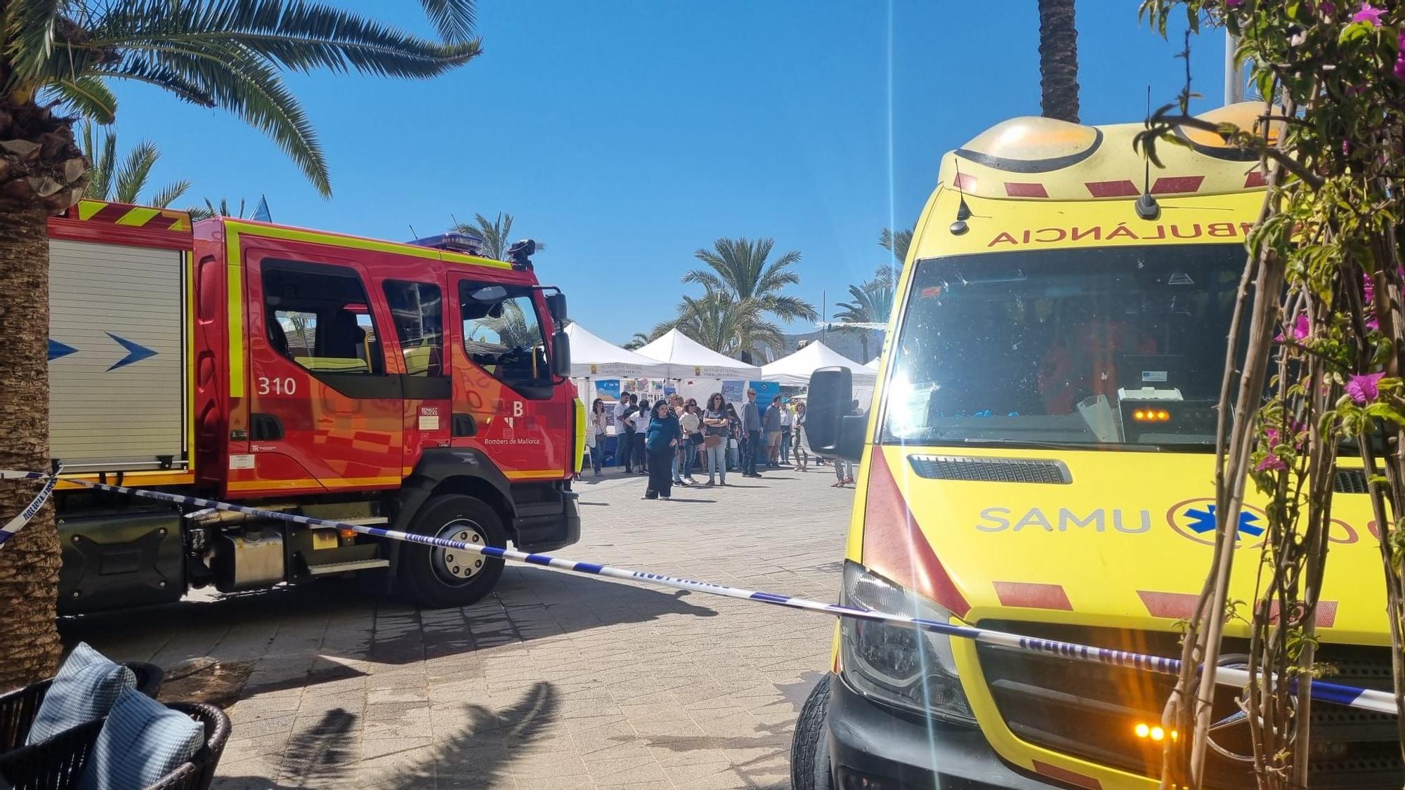 Susto en primera línea del Port d'Alcúdia por el incendio en un hostal el día de la Fira de la Sípia