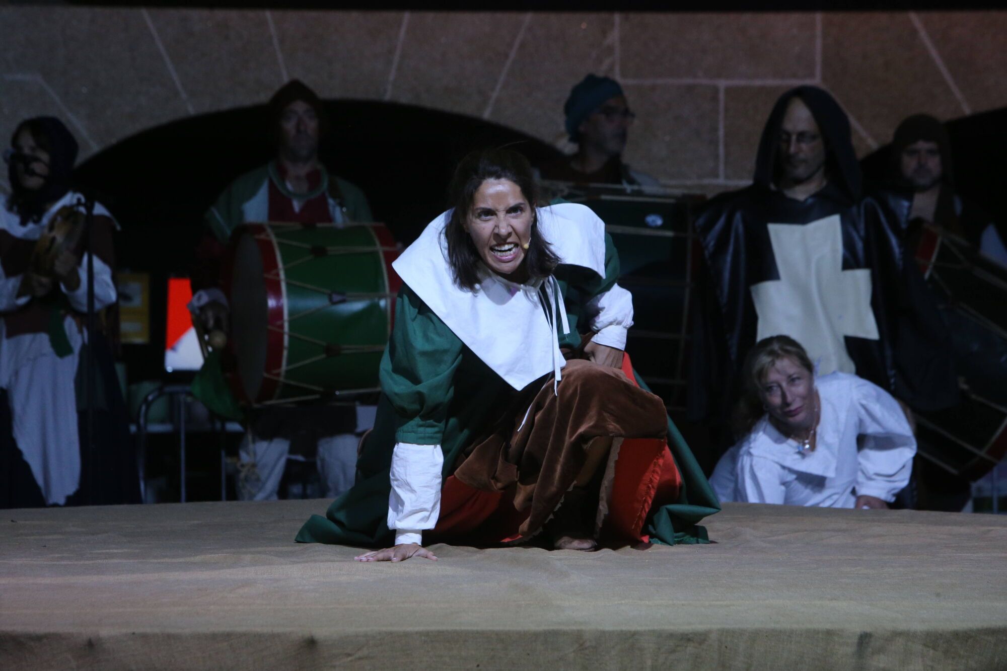 REPRESENTACION TEATRAL DE LA INVASION TURCA DEFENSA DA VILA POR LAS CALLES DE CANGAS