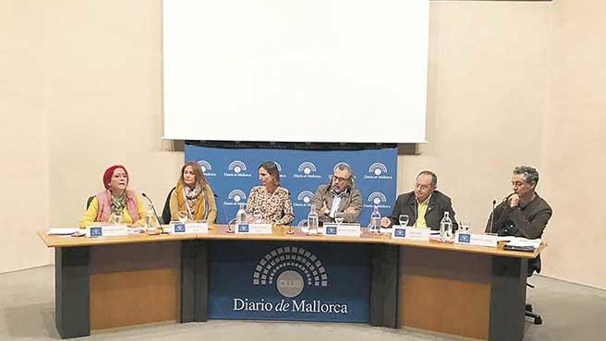 Los expertos durante el coloquio celebrado ayer en el Club Diario de Mallorca.