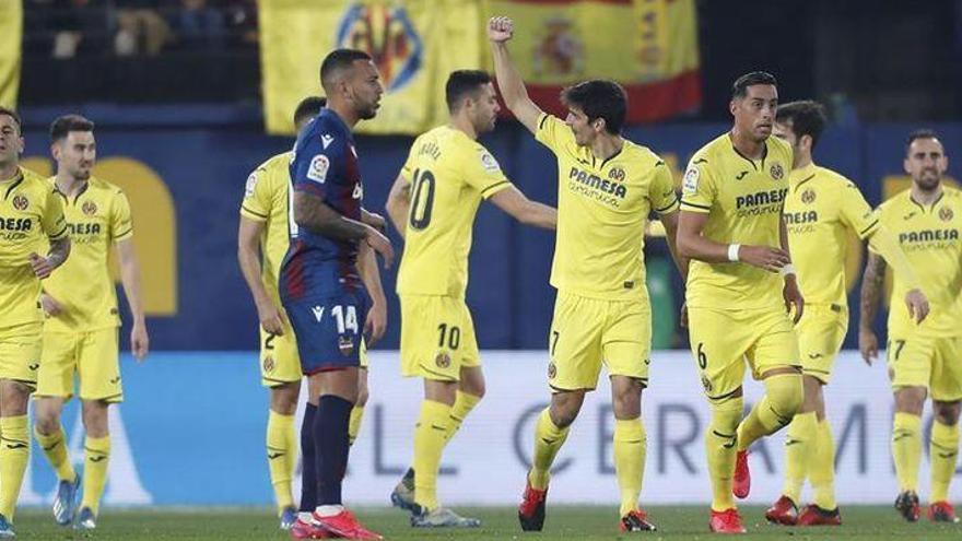 El Villarreal gana el sufrido derbi en La Cerámica (2-1)