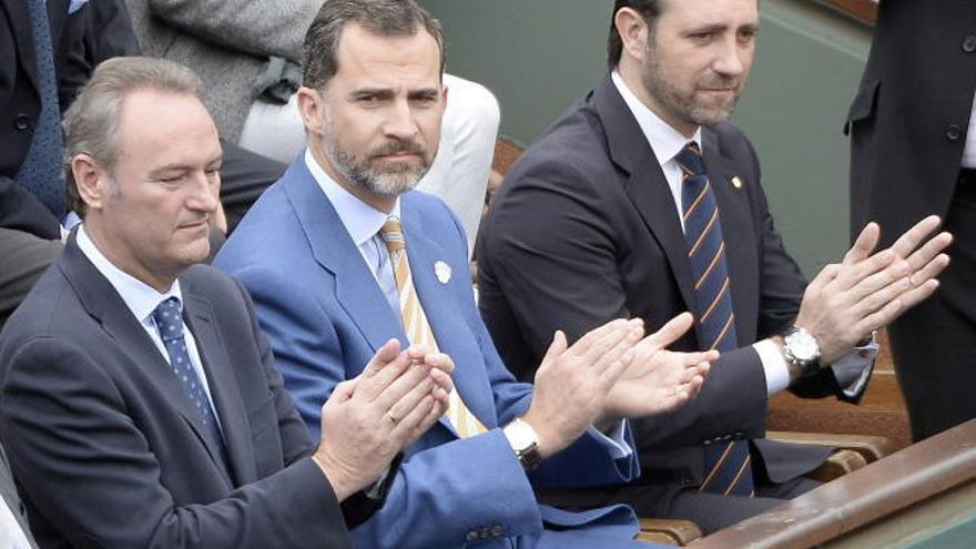 Fabra, con el príncipe Felipe y Bauzá en Roland Garros.