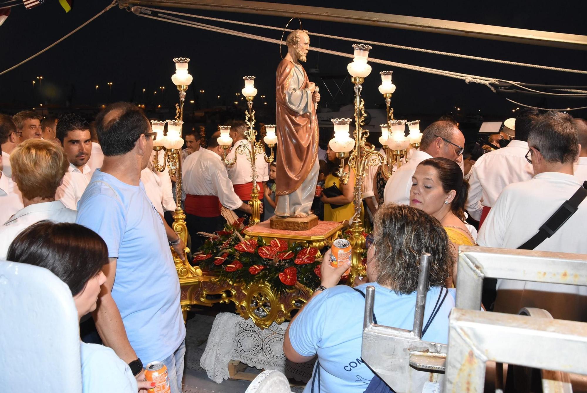Imagen de archivo de la procesión marítima en honor a Sant Pere en el Grau.