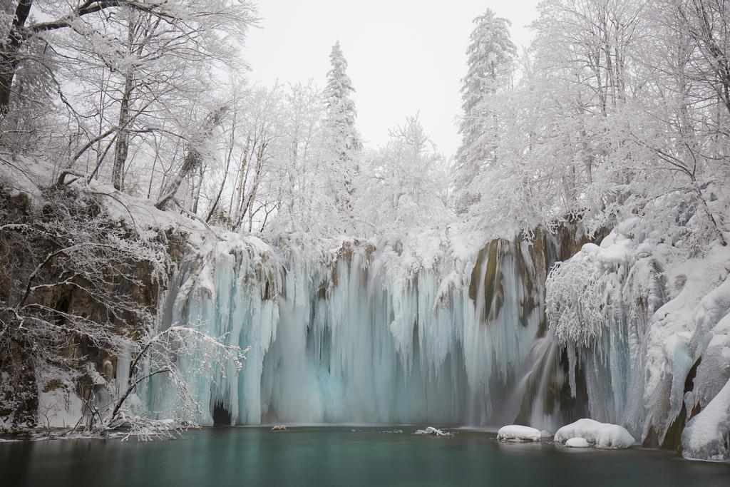 La gama cromática de Plitvice cambia según la época del año.