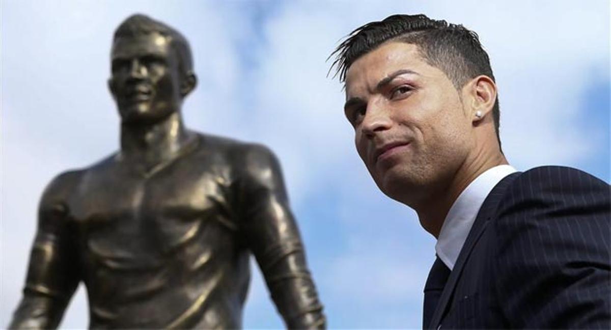 La estatua de Cristiano Ronaldo en Madeira