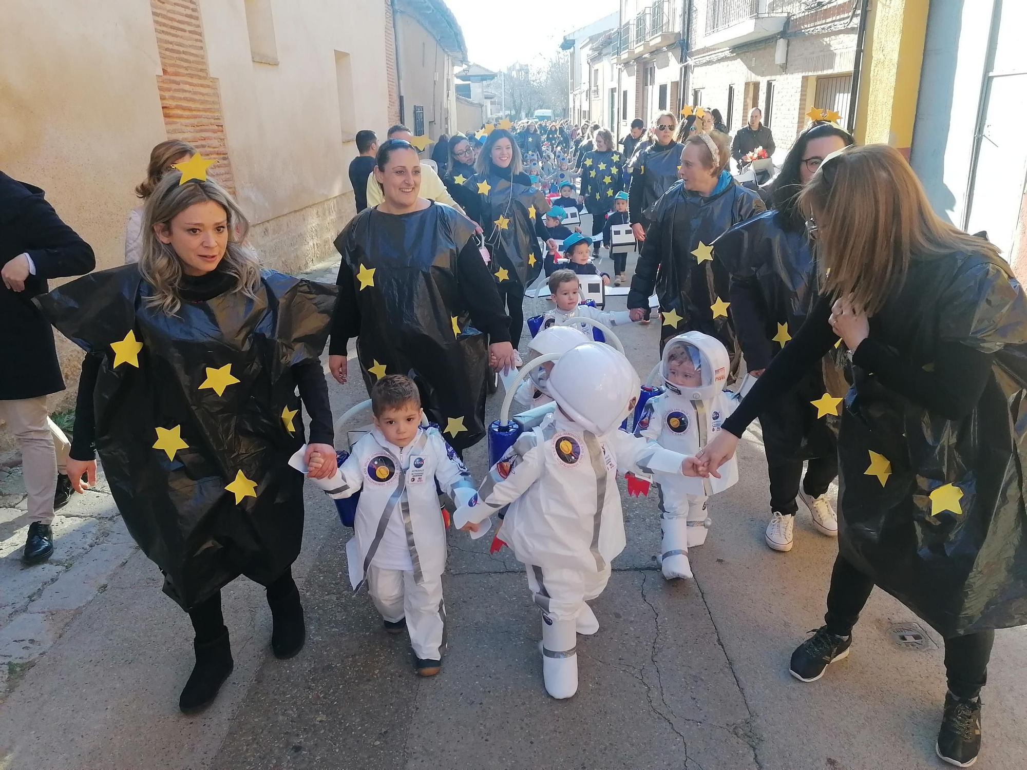 Los "chupetines" de Toro navegan por el universo del Carnaval