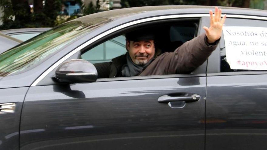 Un conductor VTC després de la protesta a la Diagonal de Barcelona.