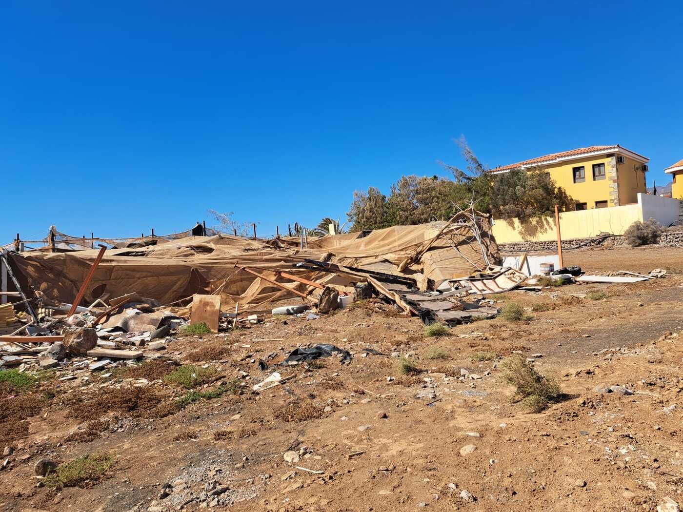 Vertidos ilegales en la urbanización Oasis de Vargas, en Agüimes