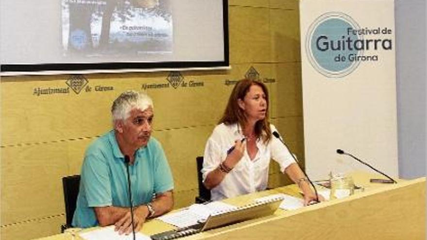 Josep Manzano i Marta Madrenas presenten el festival.