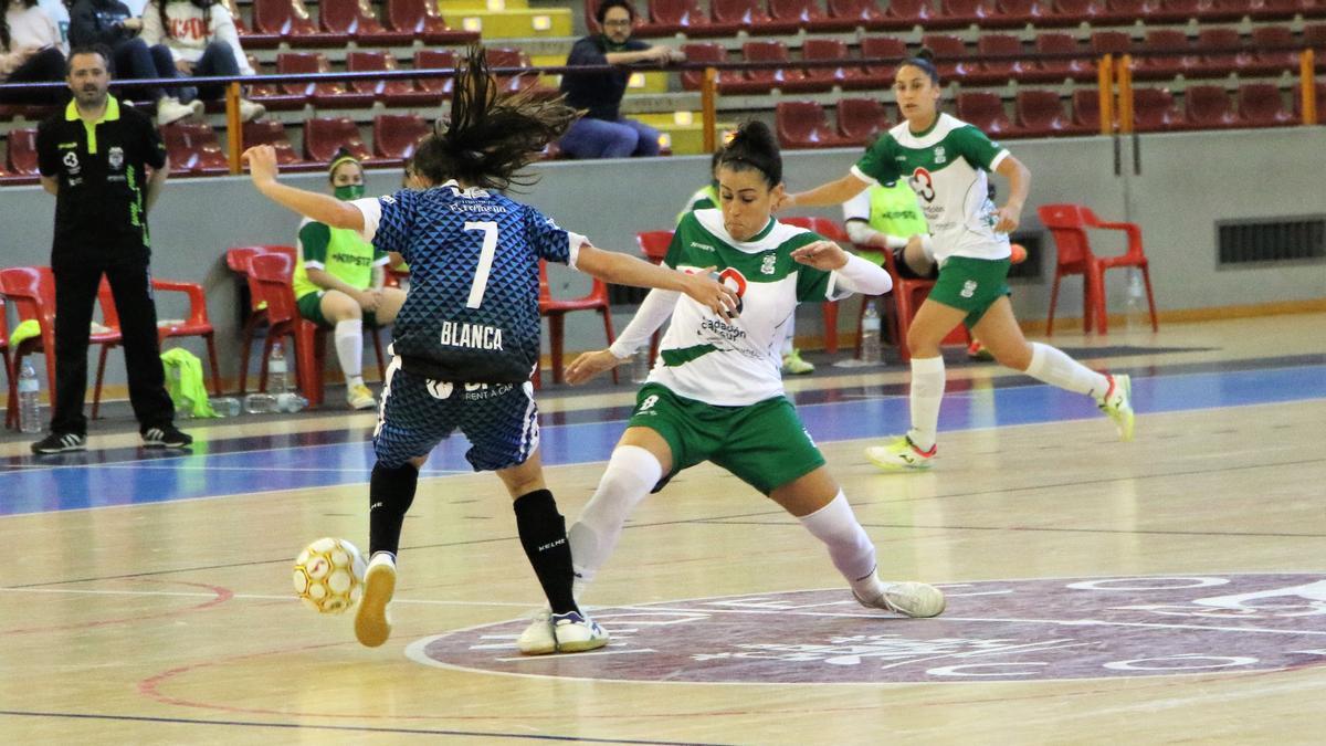 Imagen del partido entre el Cajasur Deportivo Córdoba y el Alcantarilla B en Vista Alegre.