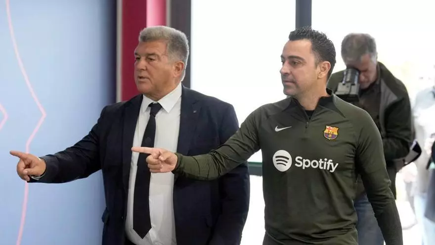 Xavi: “Messi estaba fichado, lo tiró atrás Laporta porque no quería una guerra con él”