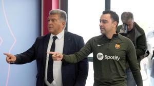 Xavi: “Messi estaba fichado, lo tiró atrás Laporta porque no quería una guerra con él”