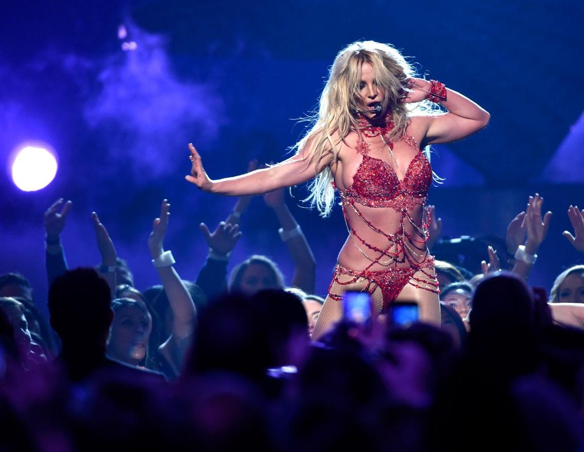 Britney Spears durante su actuación en los Billboard Music Awards 2016