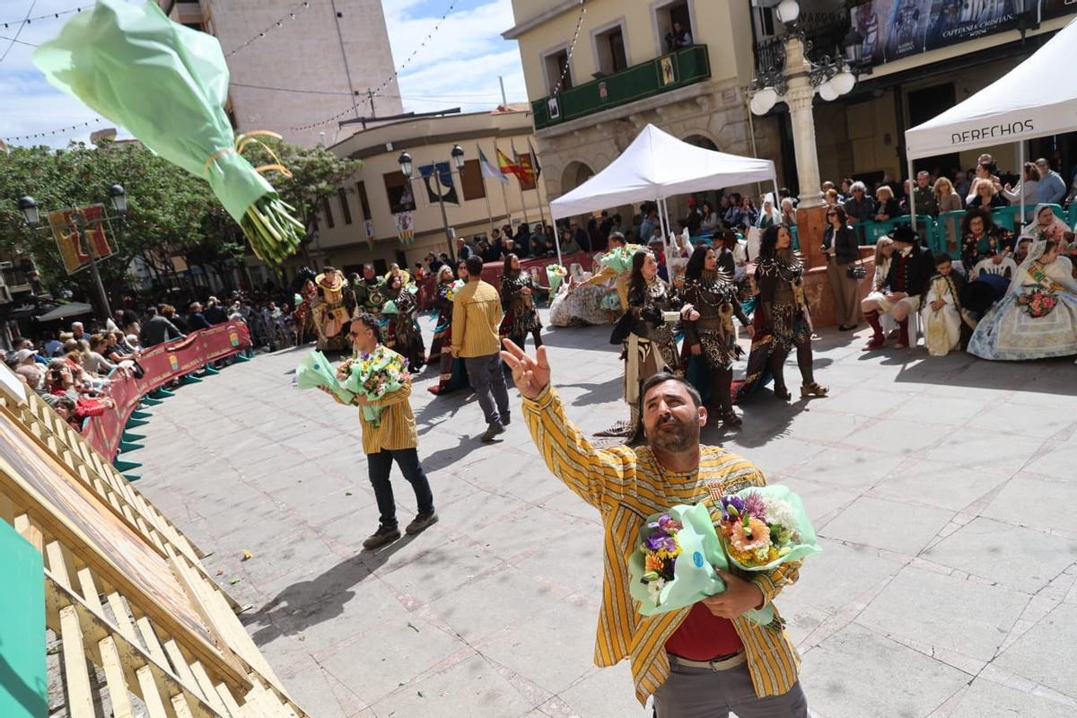 Así ha sido la ofrenda floral al patrón del municipio en San Vicente del Raspeig