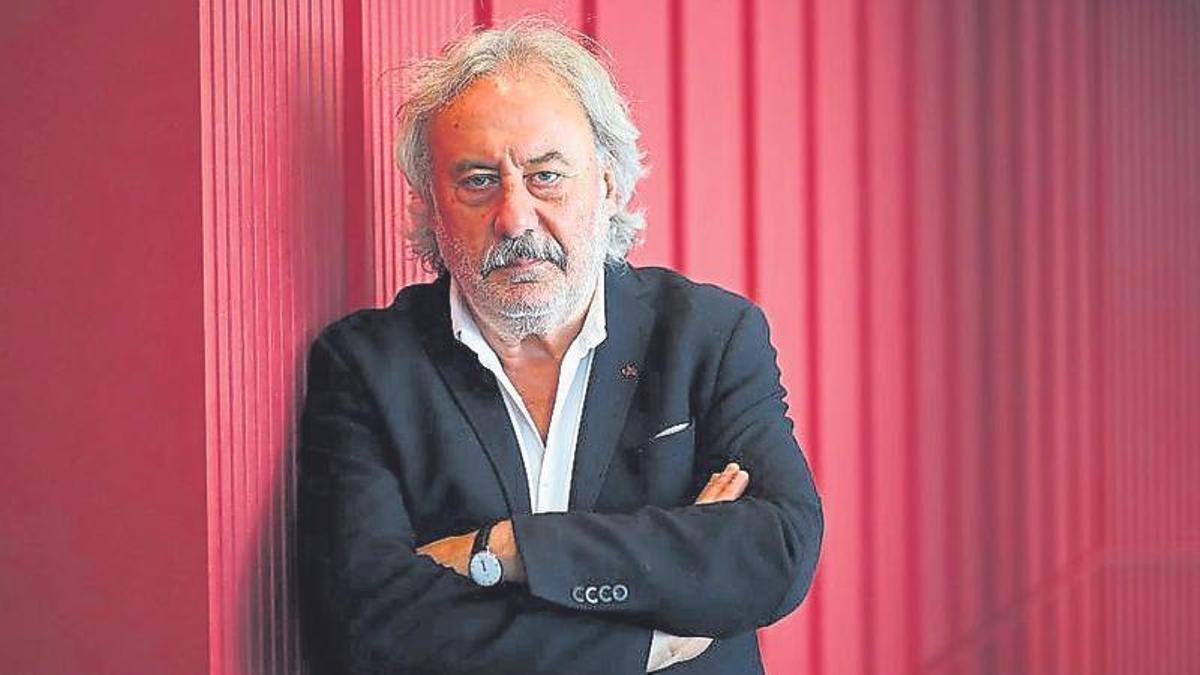 El escritor leonés Julio Llamazares, autor de ‘La lluvia amarilla’.
