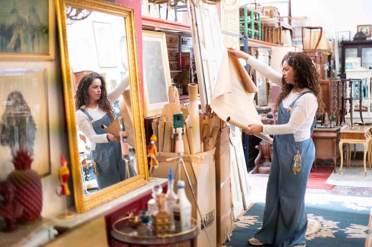 Guadalupe´s, la zaragozana que restaura muebles antiguos: "Los desechos de algunos son mis tesoros"