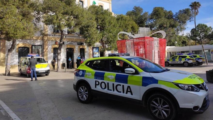 La Policía de Sitges da el alto a un conductor de nueve años con su madre de copiloto y un bebé detrás