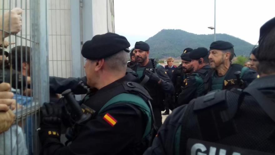 Un sindicat policial celebra l&#039;arxivament de la causa contra un mosso de l&#039;1-O a Sant Joan