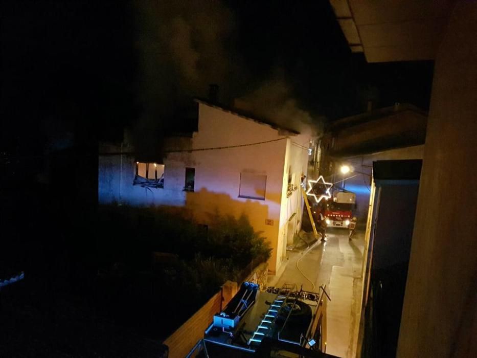 Incendi en una casa d'Argelaguer