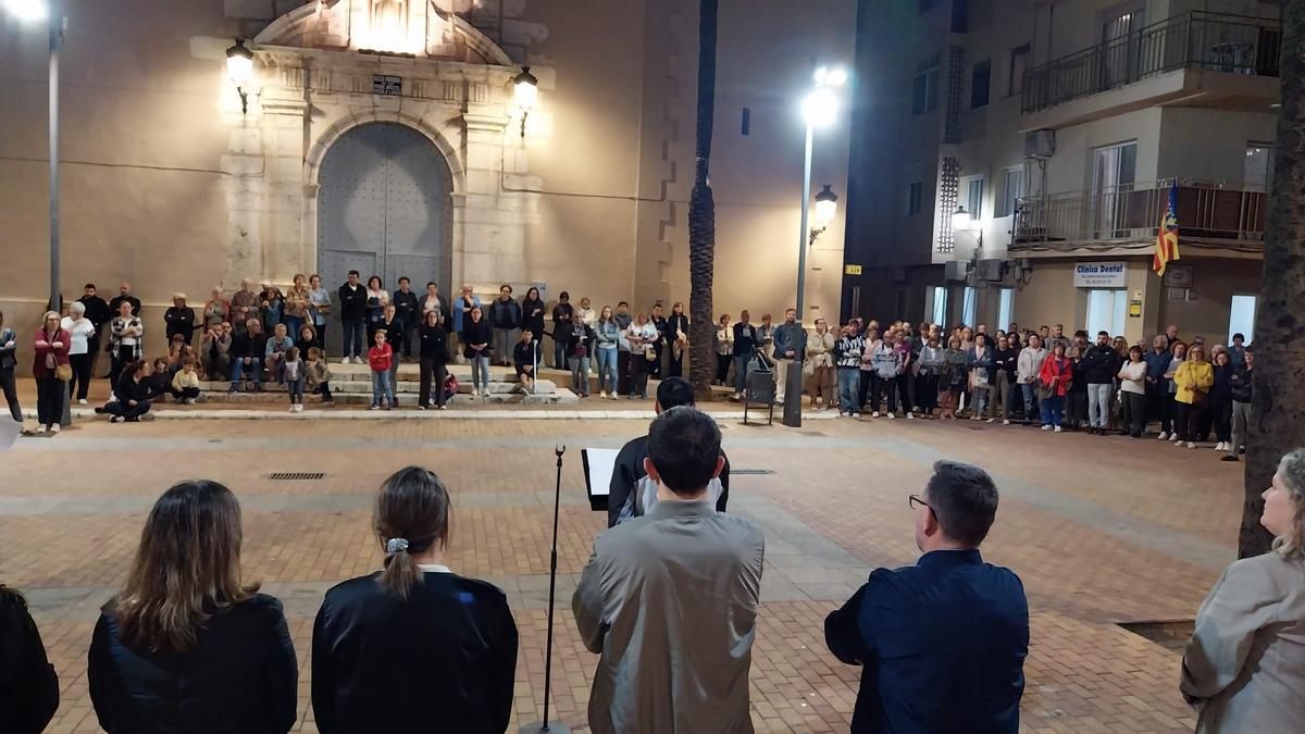 Lectura de los 229 nombres de las personas fallecidas durante la inundación.