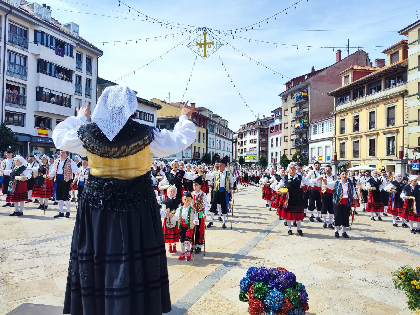 Villaviciosa vibra con la Portalina y la danza del Portal