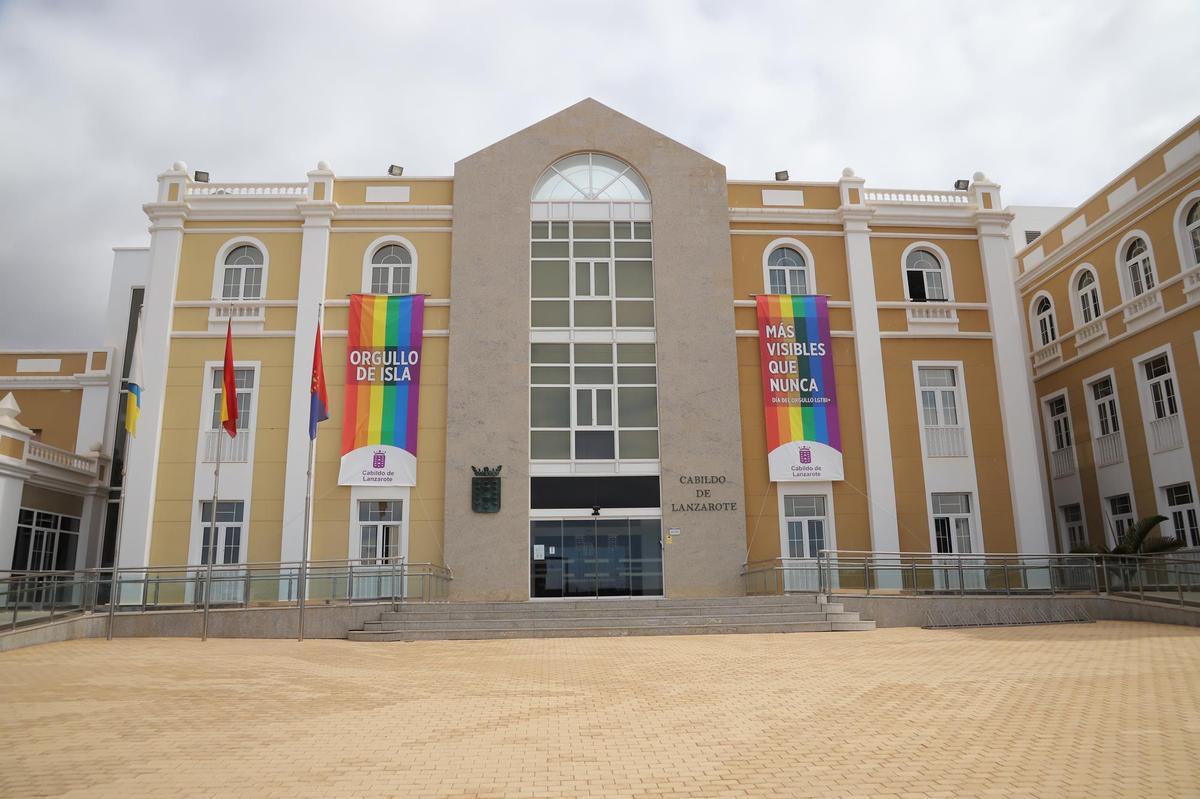 El Cabildo de Lanzarote se suma a la celebración del Día del Orgulo LGTBI.
