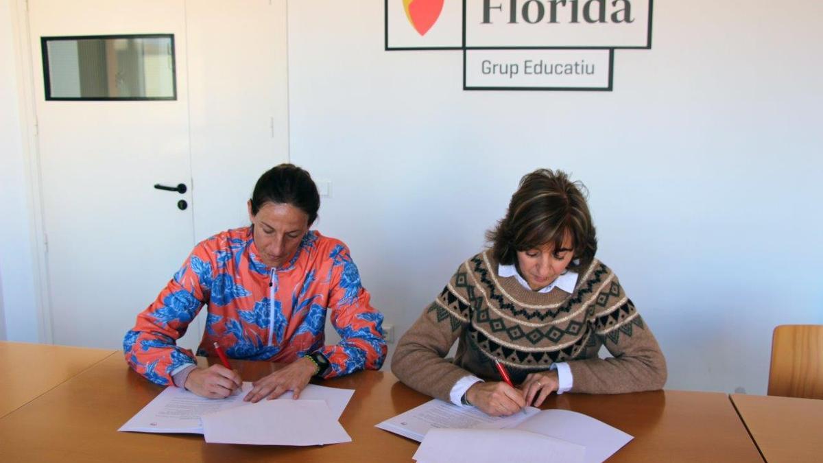 Firma del convenio del Basket Institution con Florida Universitaria.