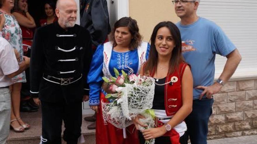 Laura Amorós, Regidora Mayor 2018, con el alcalde y representantes de las Fiestas.