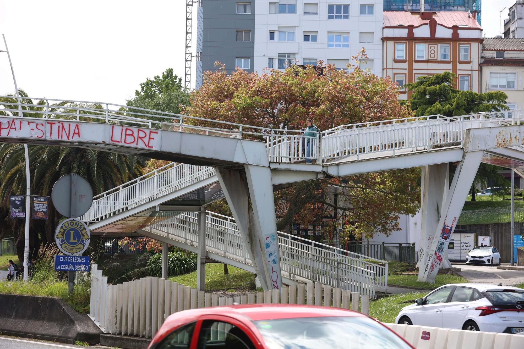 El Concello de A Coruña detecta "daños estructurales" en la pasarela entre las estaciones