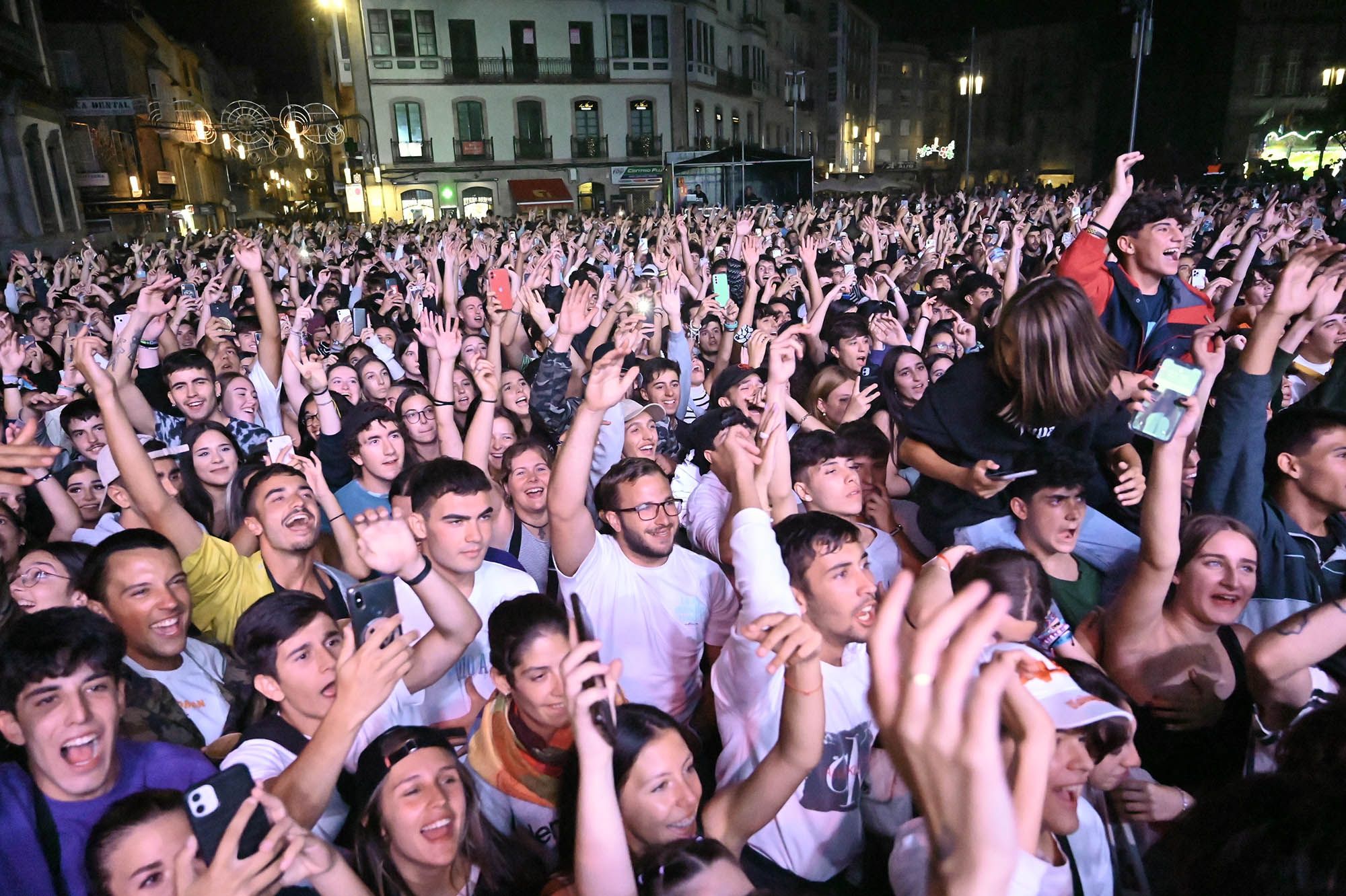 Un aspecto del público que ayer siguió el concierto de Fernandocosta