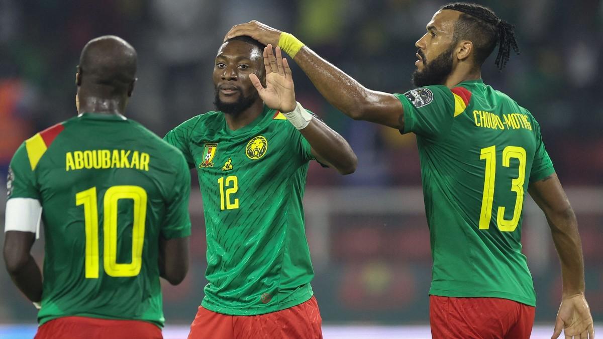 Aboubakar y Choupo-Moting celebran el 1-0 con Toko Ekambi