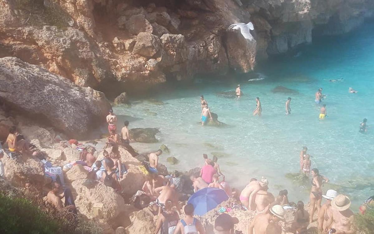 Terraferida denuncia la saturación de es Caló des Moro