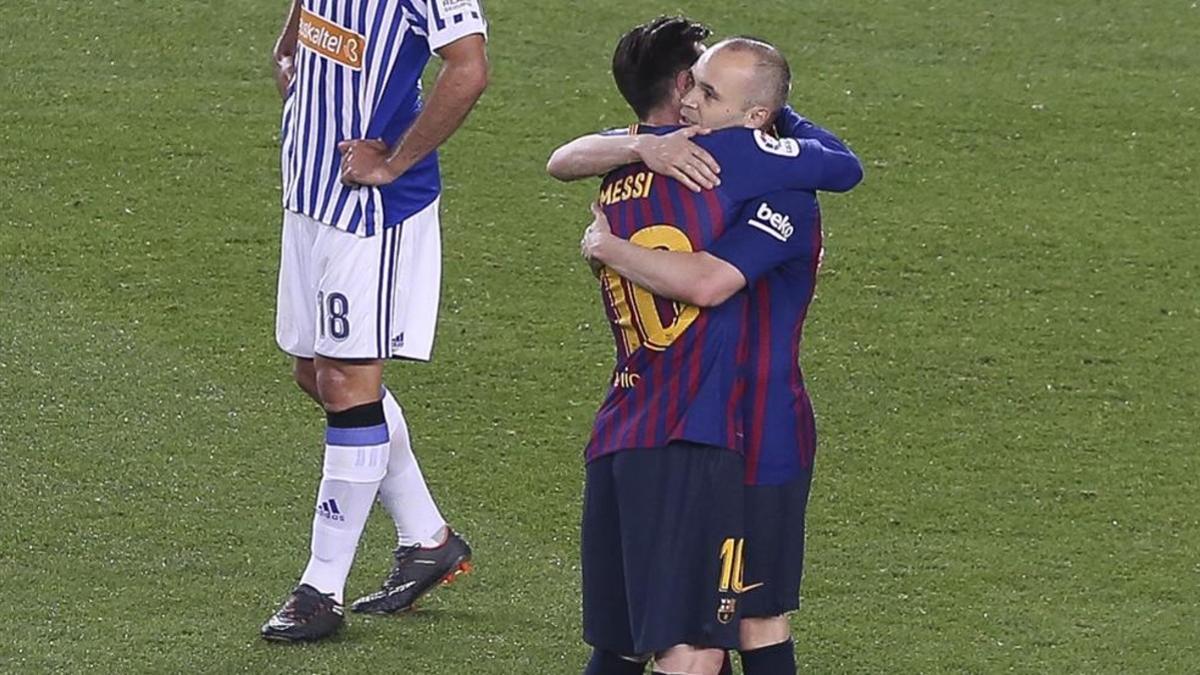 Leo Messi se fundió en un abrazo con su compañero y amigo Leo Messi