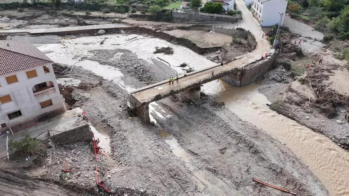 Un puente destruido en la localidad valenciana de Sot de Chera, tras la DANA del 29 de octubre.