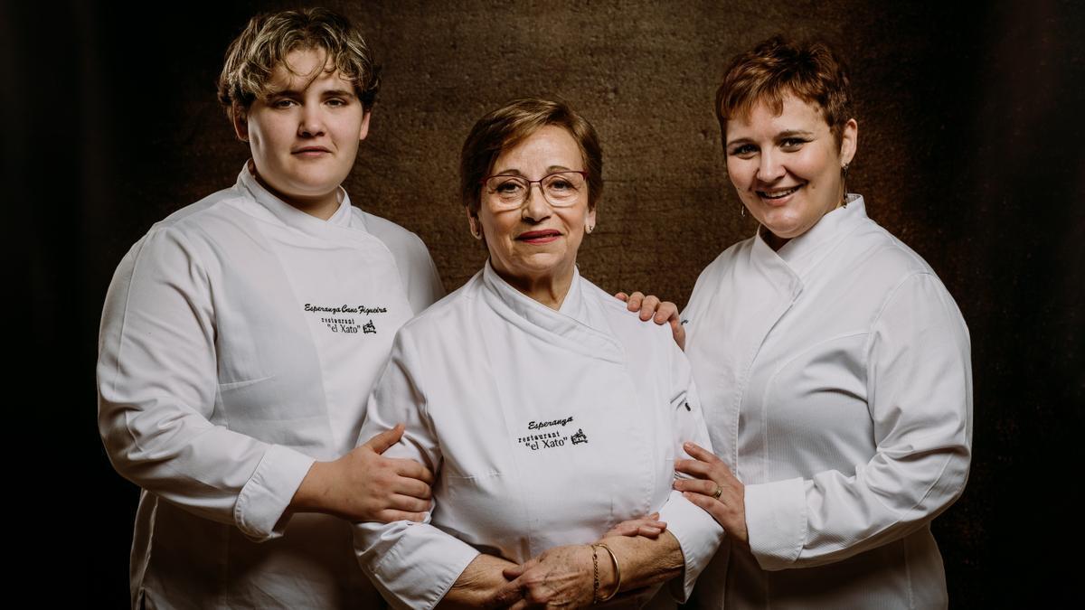 Esperanza Cano, Esperanza Fuster y Cristina Figueira, tres generaciones en El Xato de La Nucia