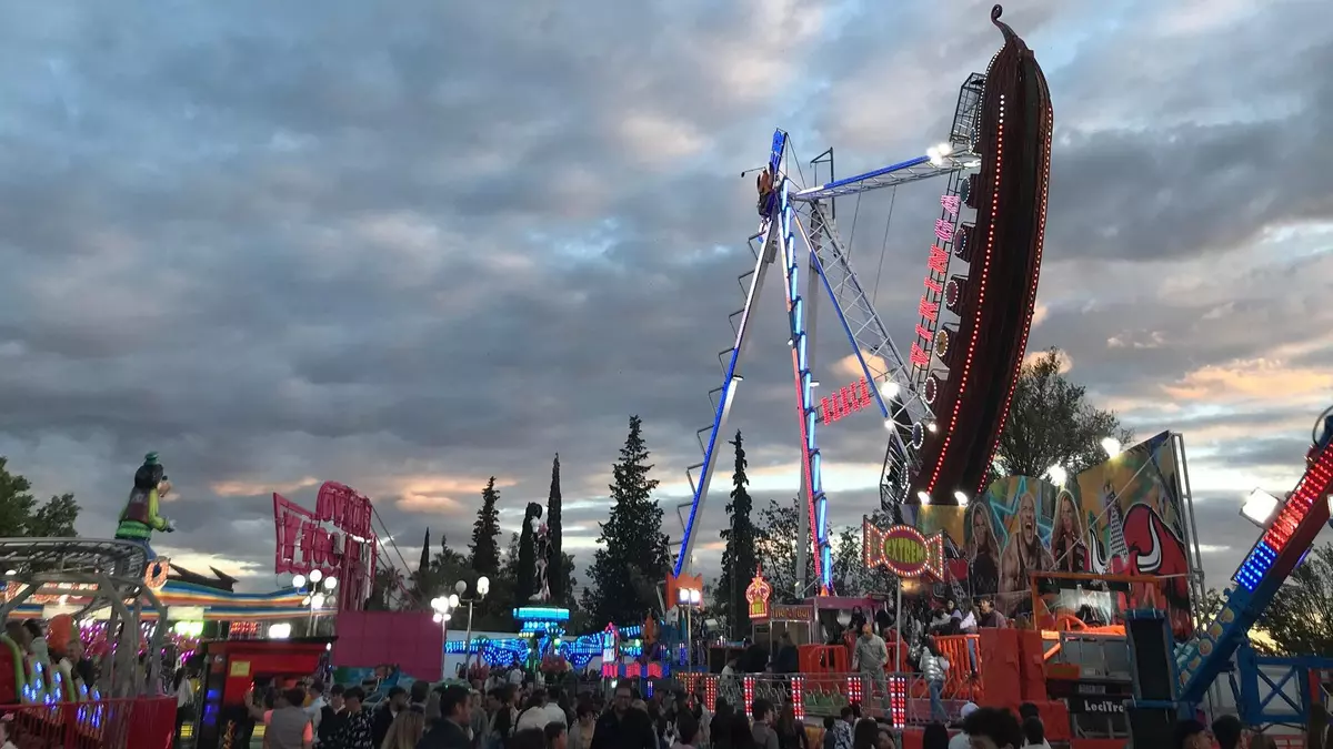 ¿Cuánto cuestan los cacharritos? Las atracciones de la Feria abren desde el sábado y estos son los precios